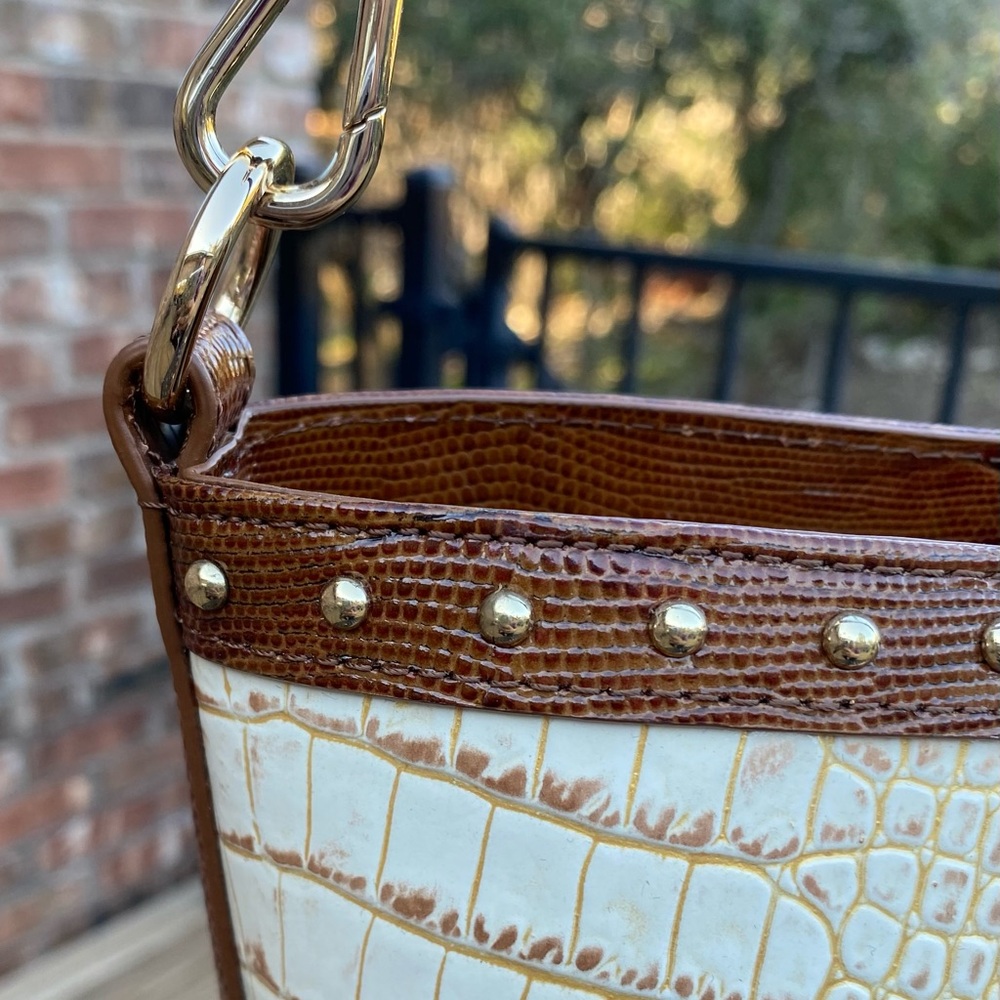 🔥BRAHMIN🔥Shira Studded Bucket Bag in Ivory Iguana Gala Melbourne - EUC - Picture 7 of 16